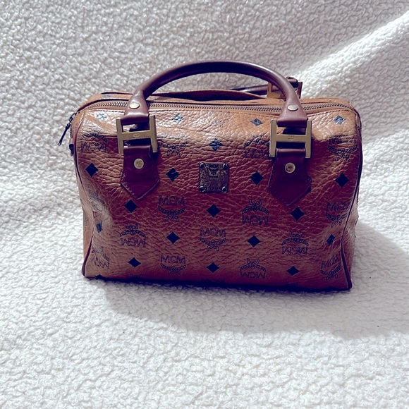 MCM BOSTON BAG luxury item - Picture 2 of 8